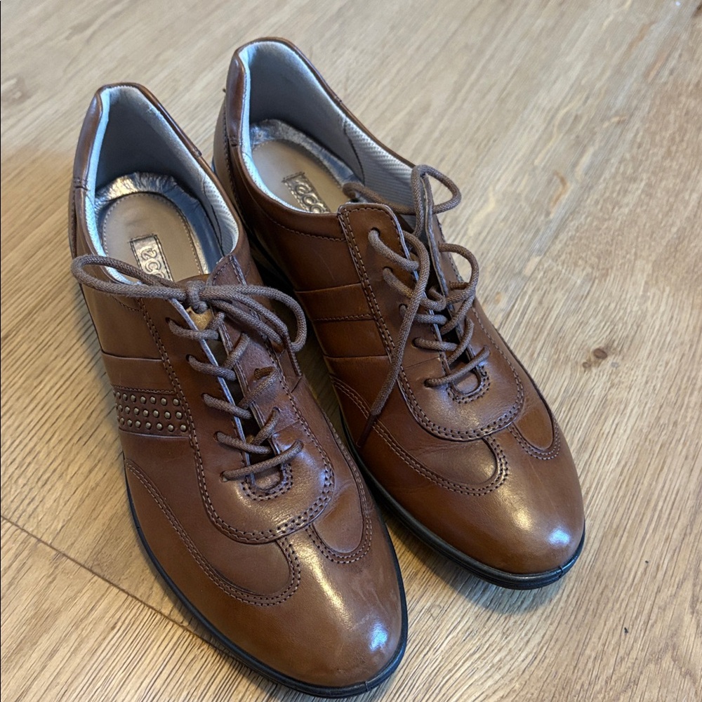 ECCO NWOB Brown Leather Walking Shoe size 39 (US 8.5)